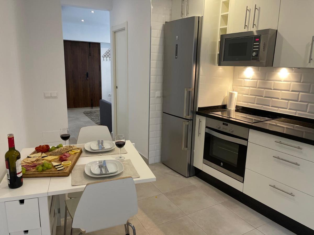 New Townhouse In The Heart Of Nerja With Jacuzzi Villa Eksteriør billede