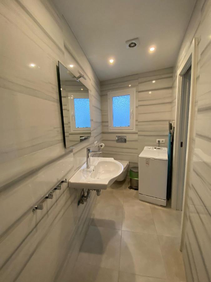 New Townhouse In The Heart Of Nerja With Jacuzzi Villa Eksteriør billede